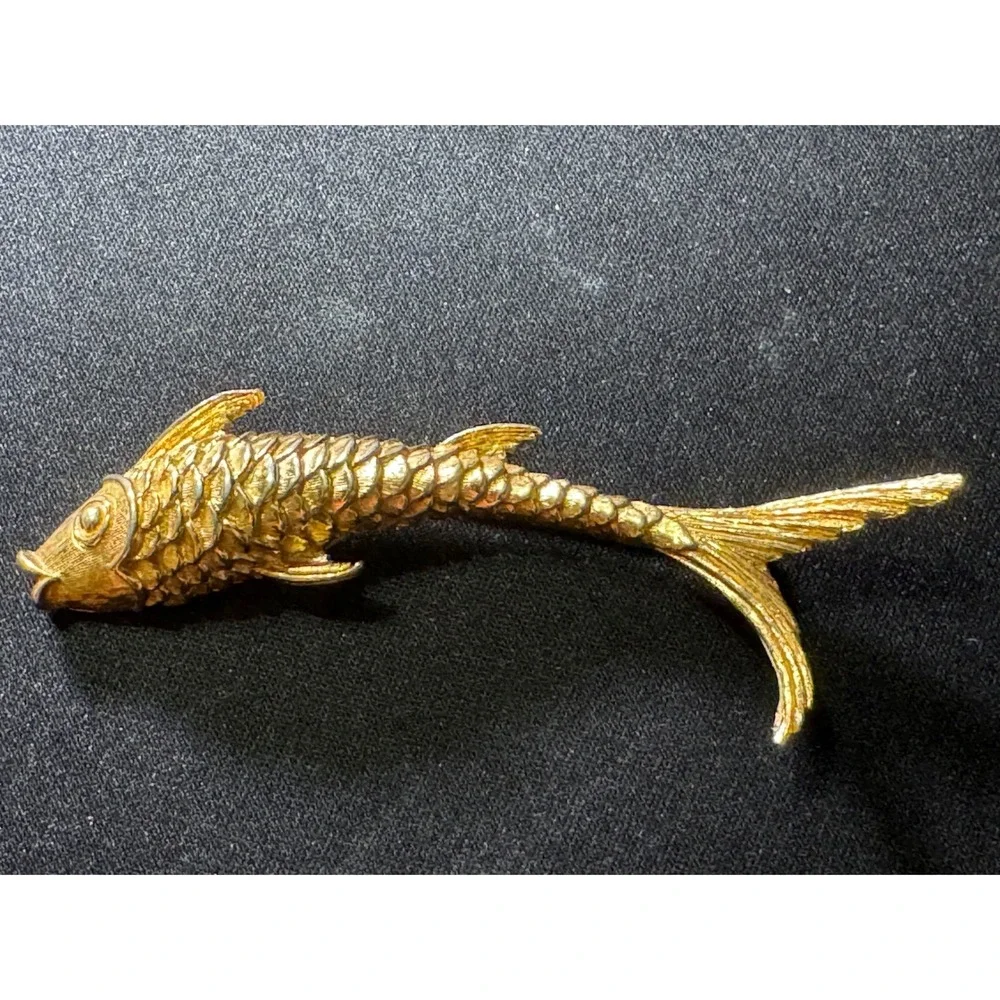 Coro Vintage Gold Tone Koi Fish Brooch Figural Carp Pin Nautical Jewelry